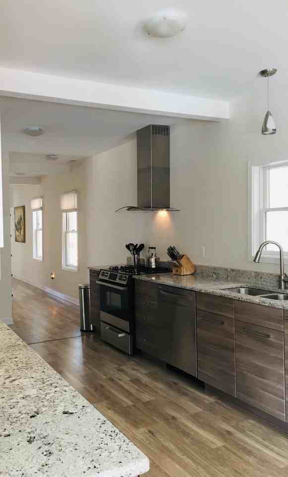 330 S Main St - Photo 3 of 18