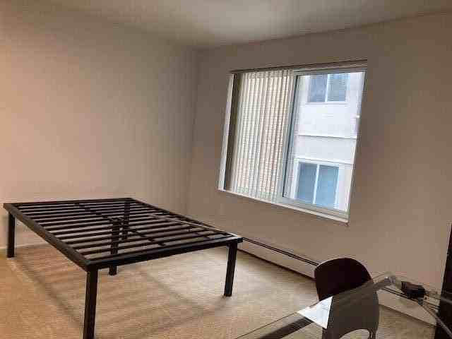 912 Oakland Ave Apt 5 #5 - Photo 4 of 8