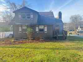 featured image of 13 Log Cabin Ter