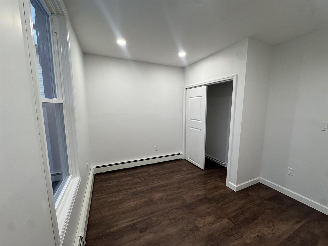 720 27th St #2 - Photo 3 of 6