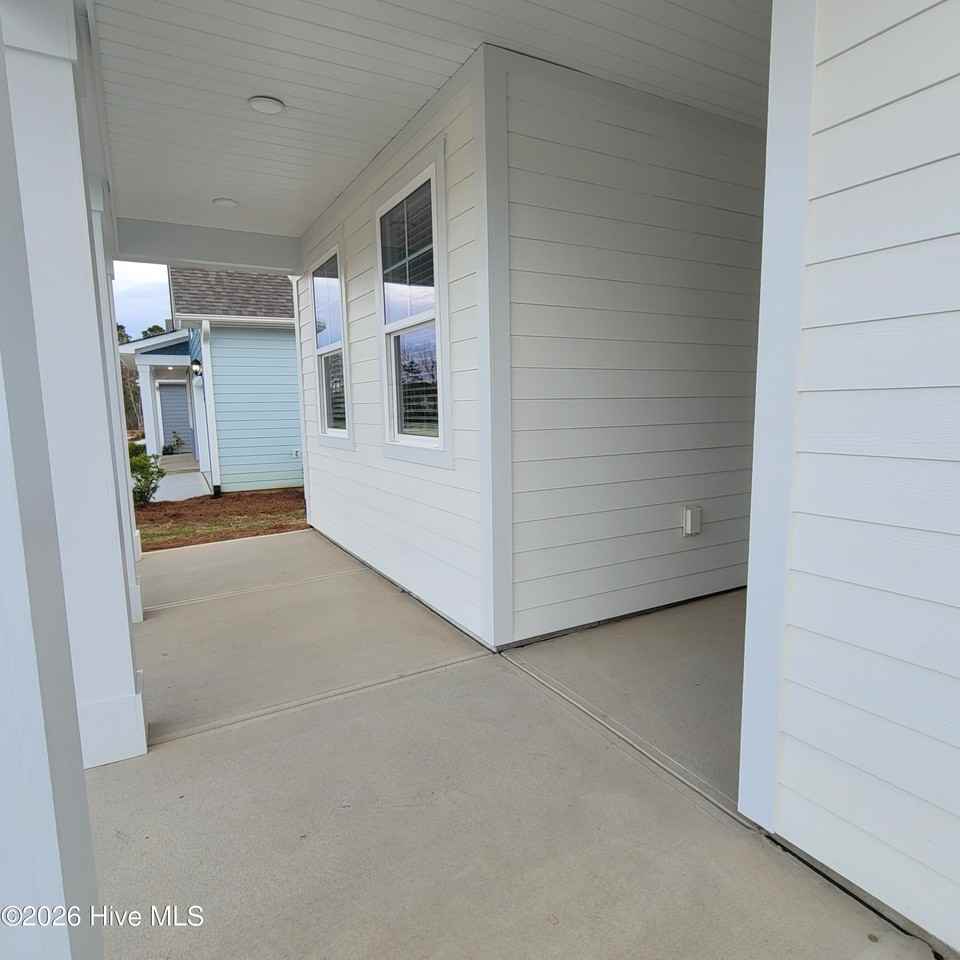 7120 Foxhollow Ln - Photo 3 of 31