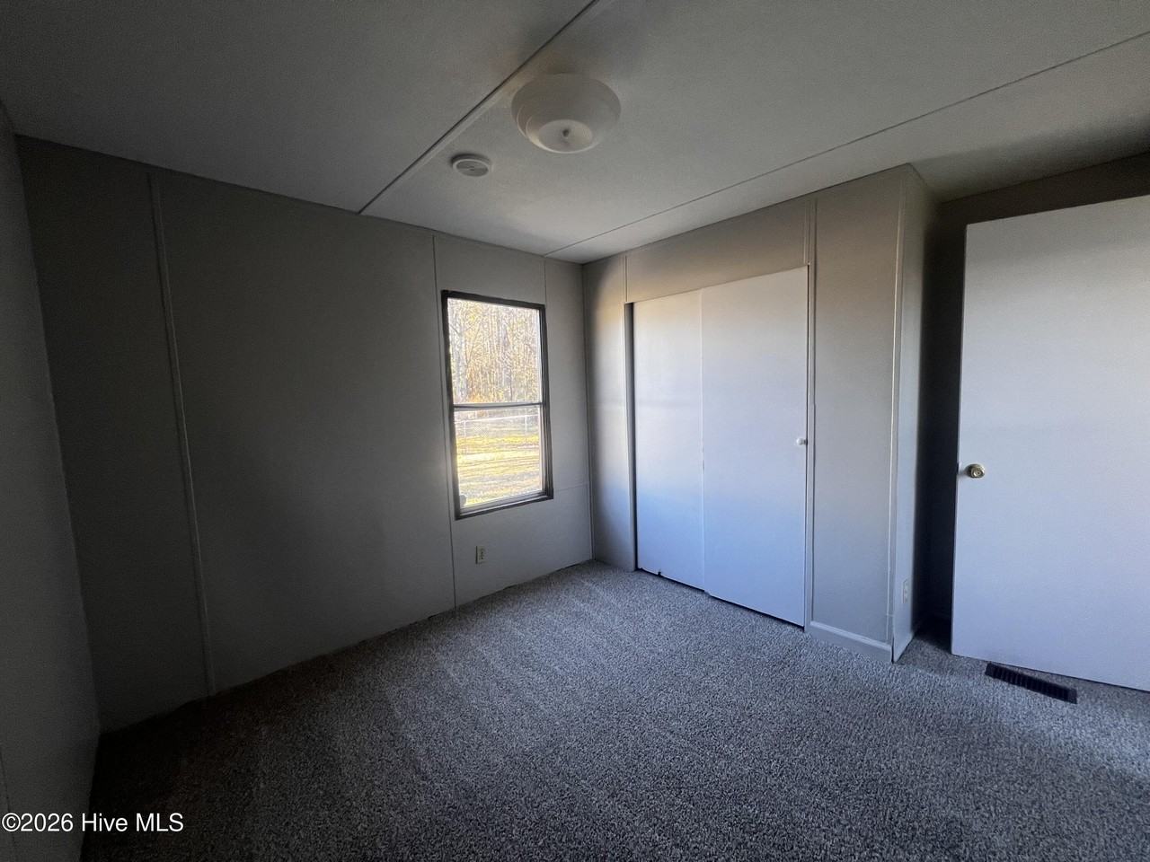 424 Daly St - Photo 7 of 11