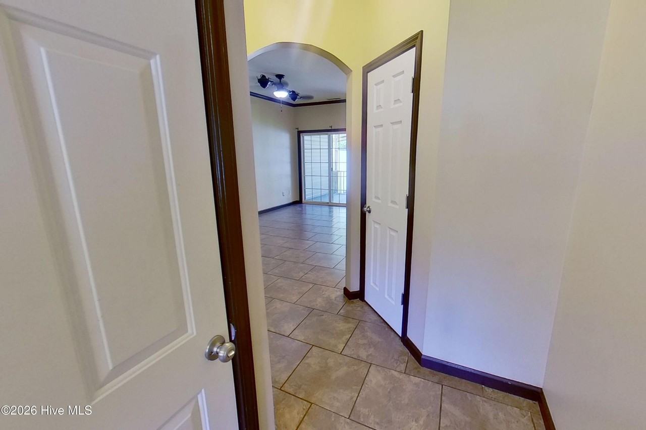 312 Cedar Island Trl - Photo 3 of 28