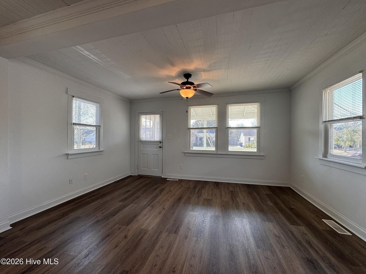 245 N Carolina Ave - Photo 5 of 16