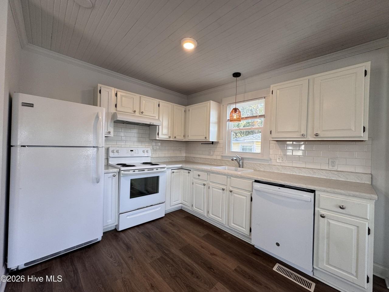 245 N Carolina Ave - Photo 6 of 16