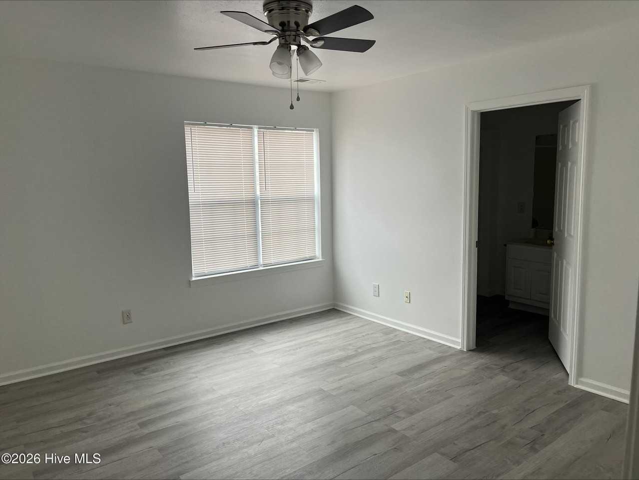 2810 Mulberry Ln Apt A #A - Photo 3 of 8