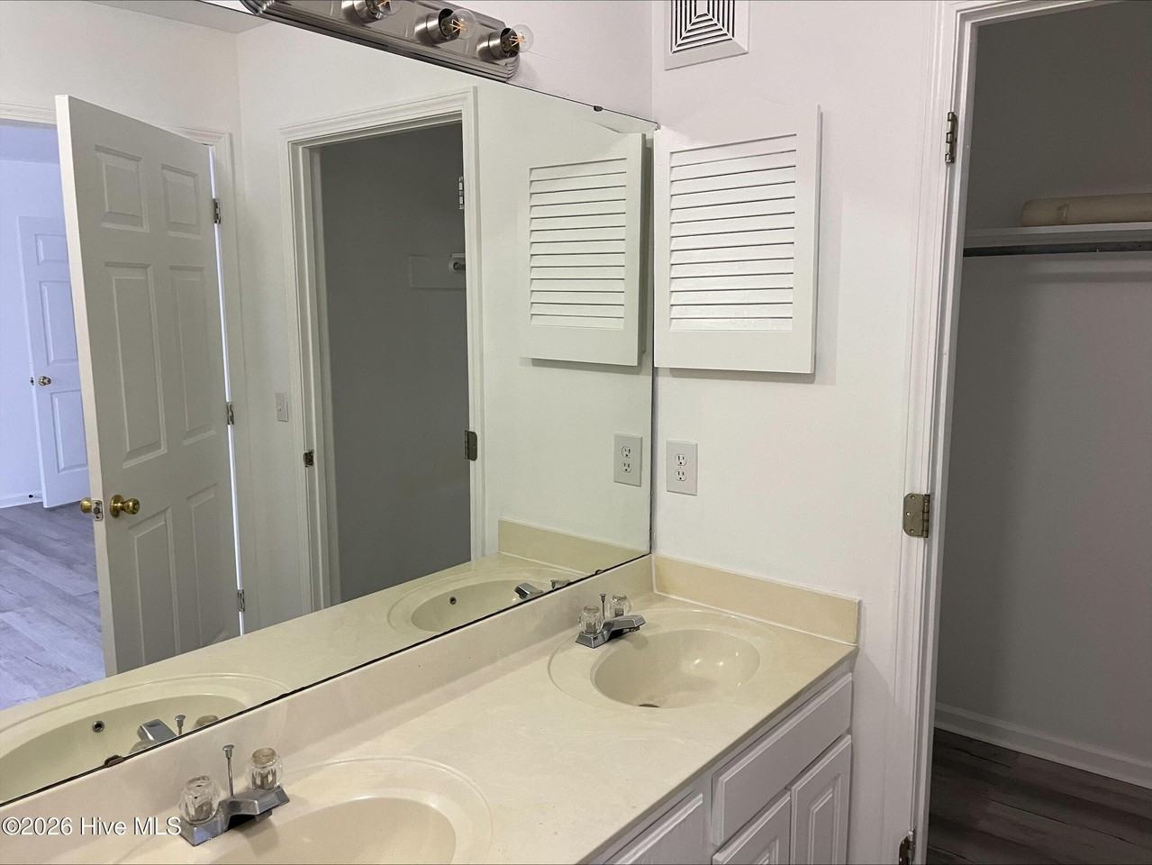 2810 Mulberry Ln Apt A #A - Photo 4 of 8