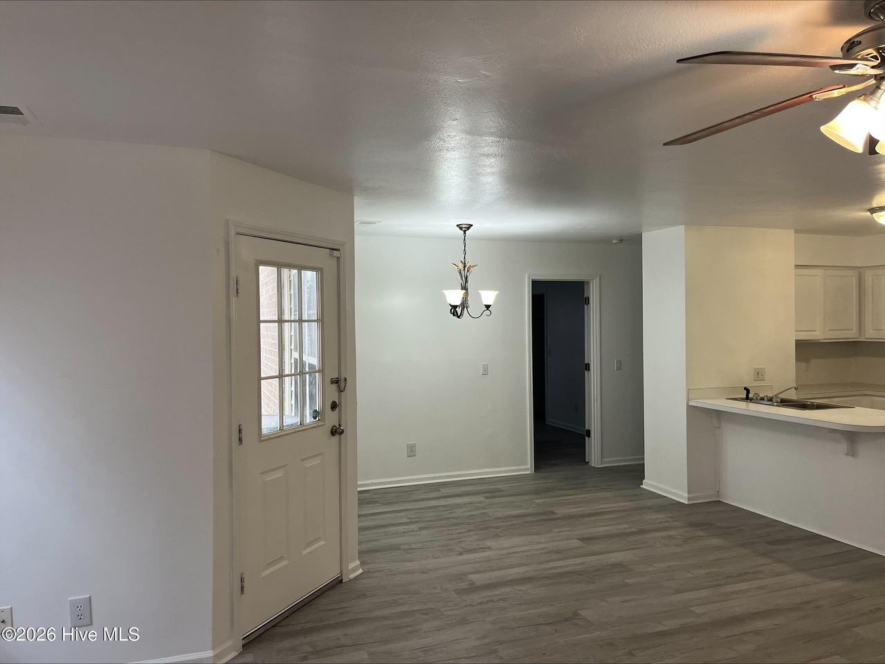 2810 Mulberry Ln Apt A #A - Photo 6 of 8