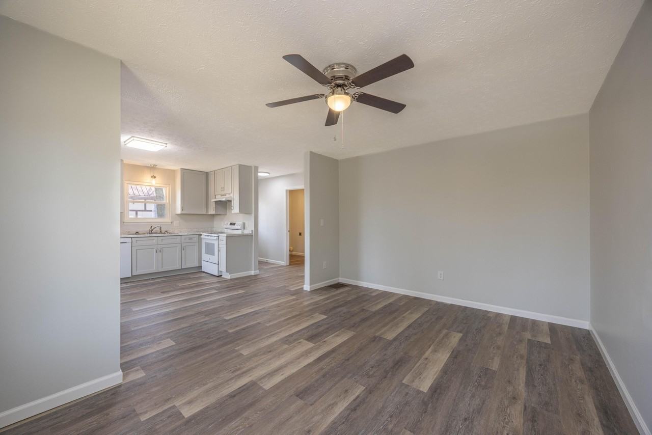 140 Levy Rd - Photo 7 of 25