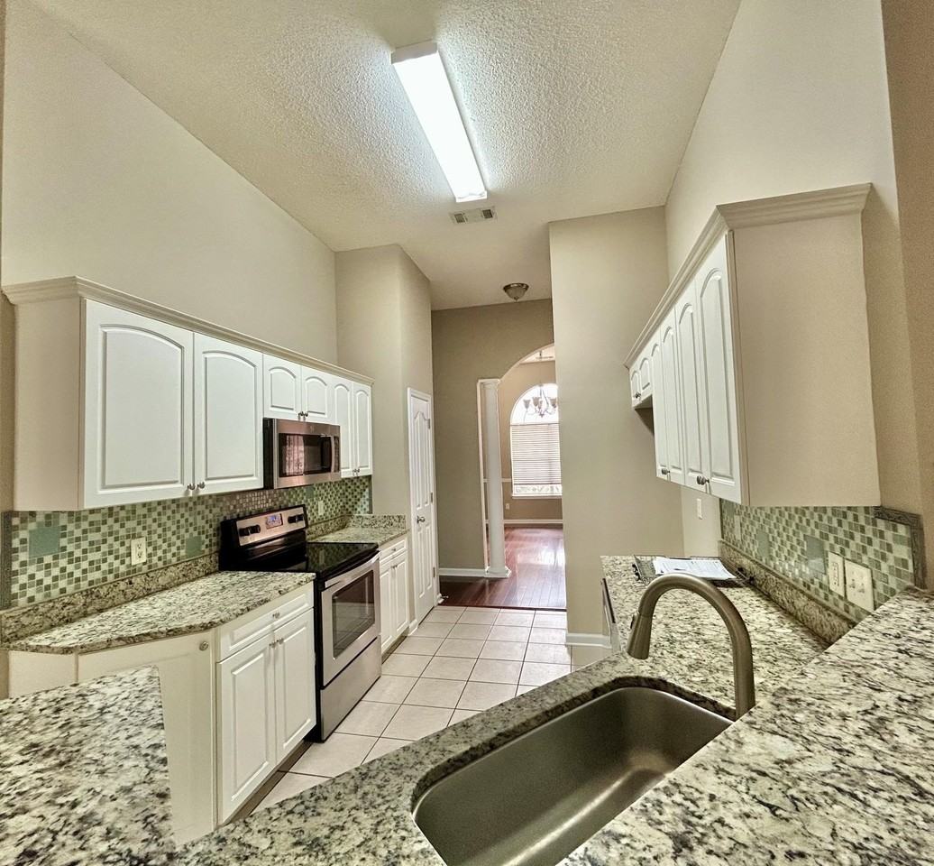 5069 Millus Cv - Photo 3 of 15