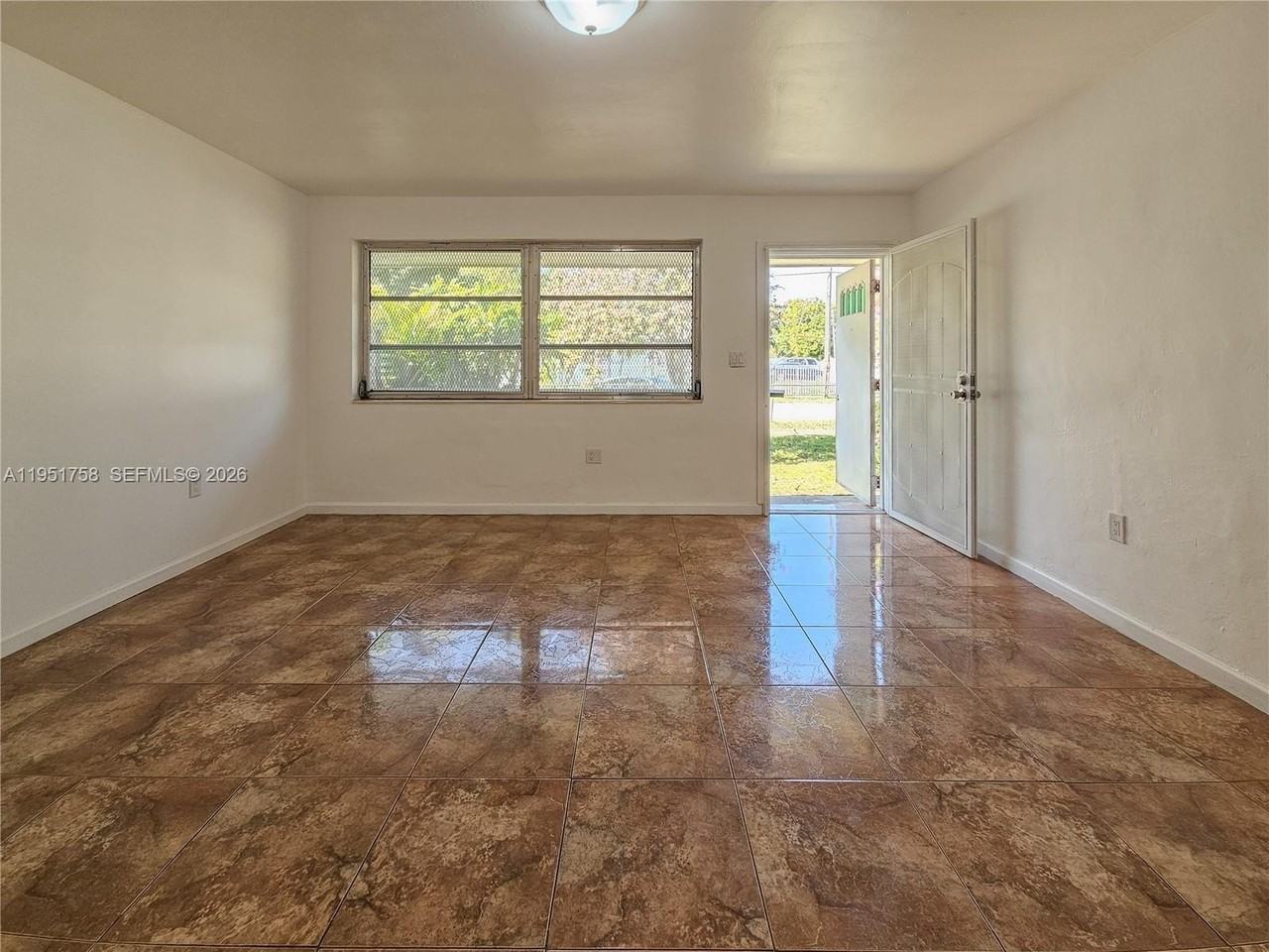 201 Sw 30th Ct #201 - Photo 3 of 20