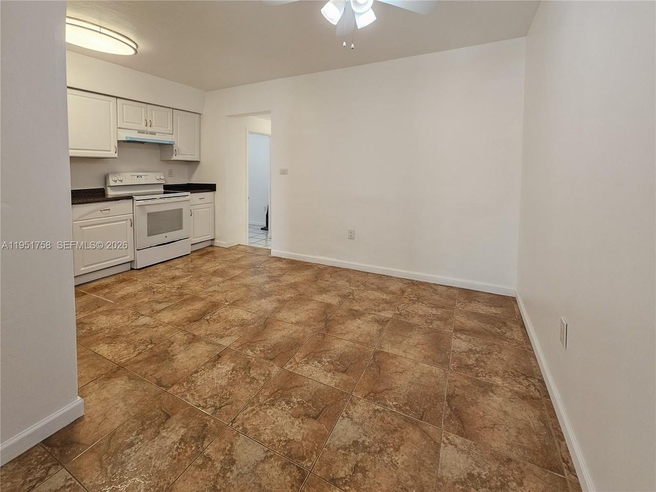 201 Sw 30th Ct #201 - Photo 4 of 20