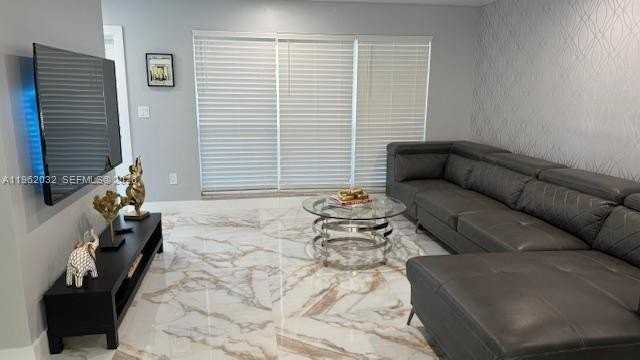 4440 Ne 17th Ave - Photo 2 of 15