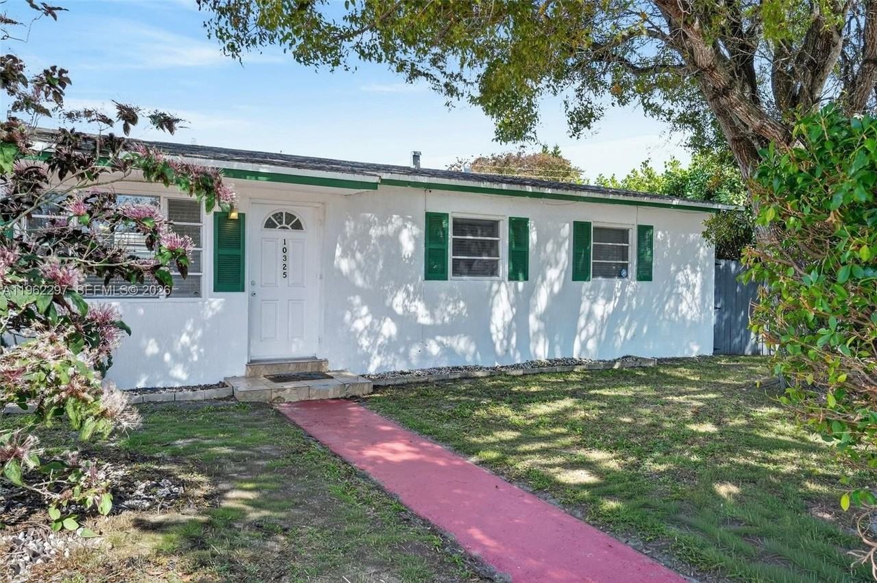 10325 Sw 149th Ter - Photo 2 of 34