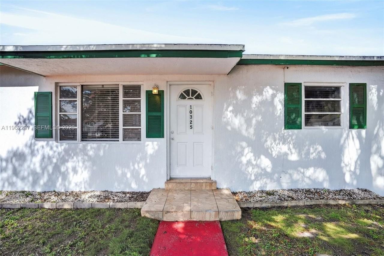 10325 Sw 149th Ter - Photo 5 of 34