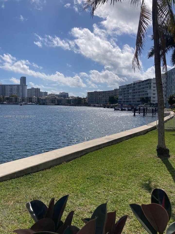 462 Golden Isles Dr #206 - Photo 7 of 20