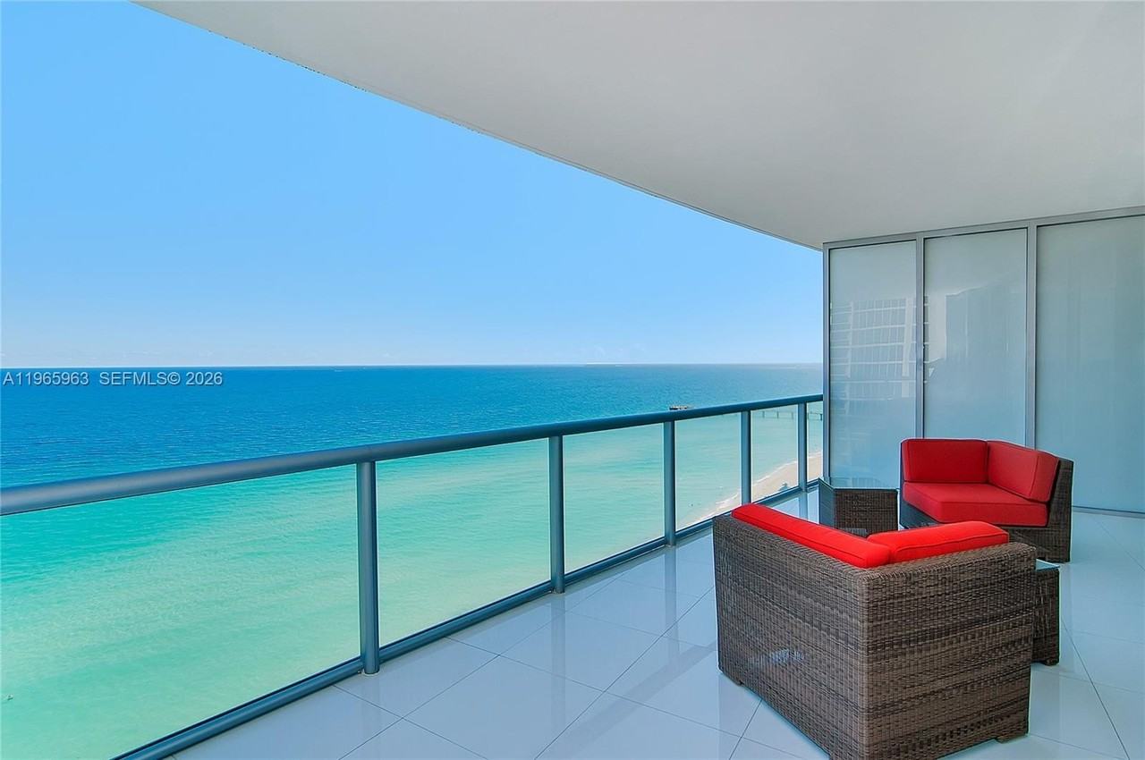 17121 Collins Ave #1707 - Photo 4 of 40