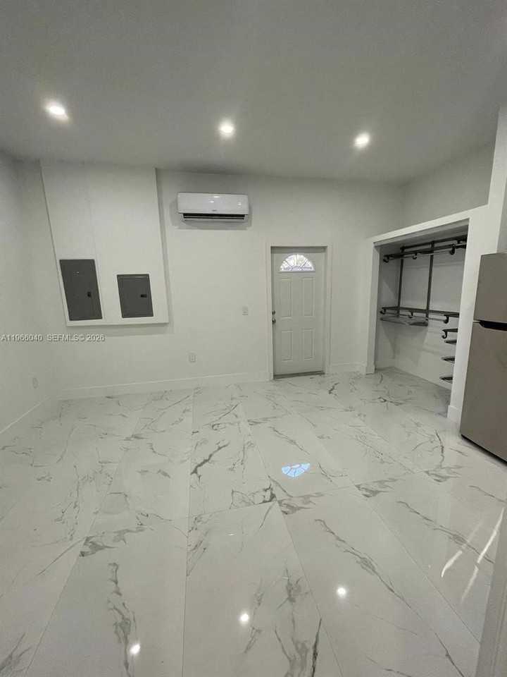 16520 Sw 52nd St #1 - Photo 7 of 9