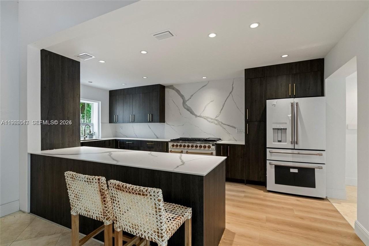 1951 Secoffee St - Photo 5 of 26