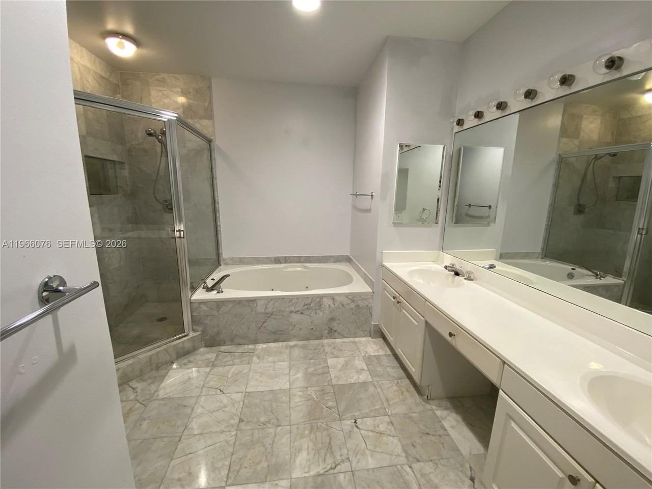 3640 Yacht Club Dr #103 - Photo 5 of 20