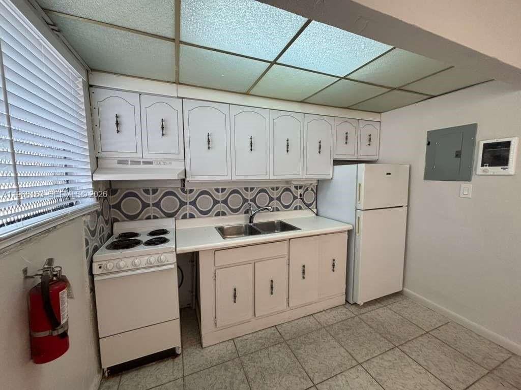 301 Sharar Ave #5 - Photo 4 of 11