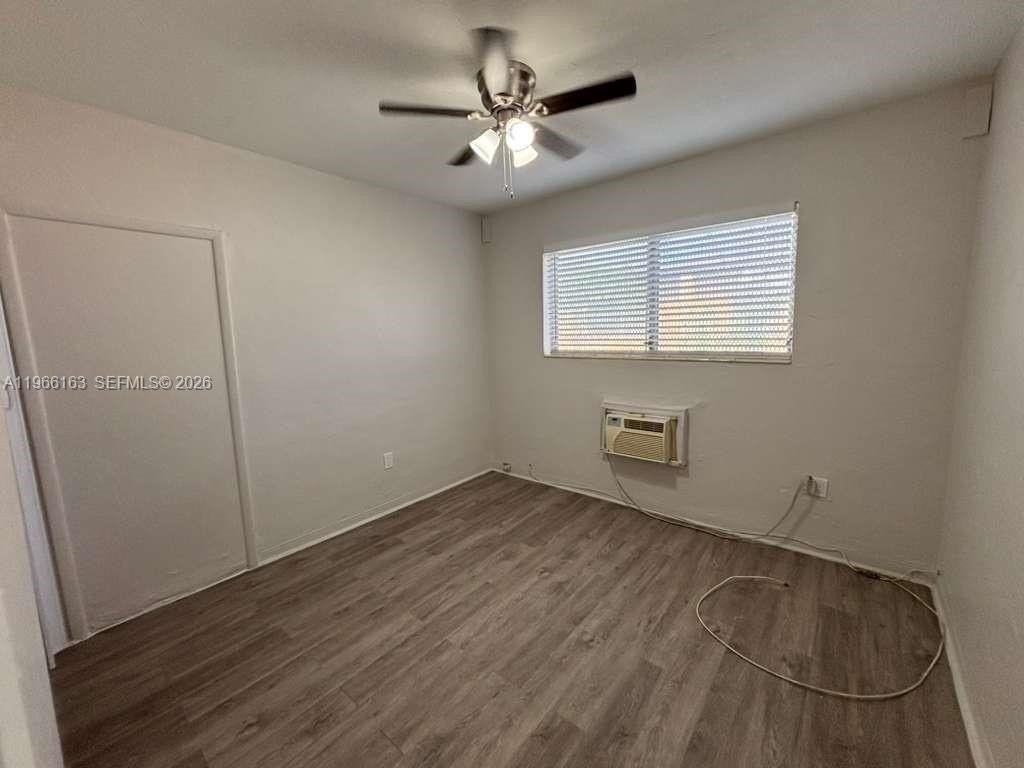 301 Sharar Ave #5 - Photo 6 of 11