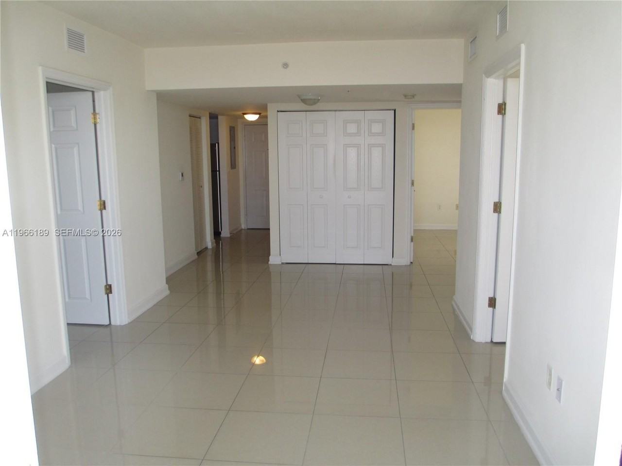 420 Sw 12th Ave #1206 - Photo 4 of 12