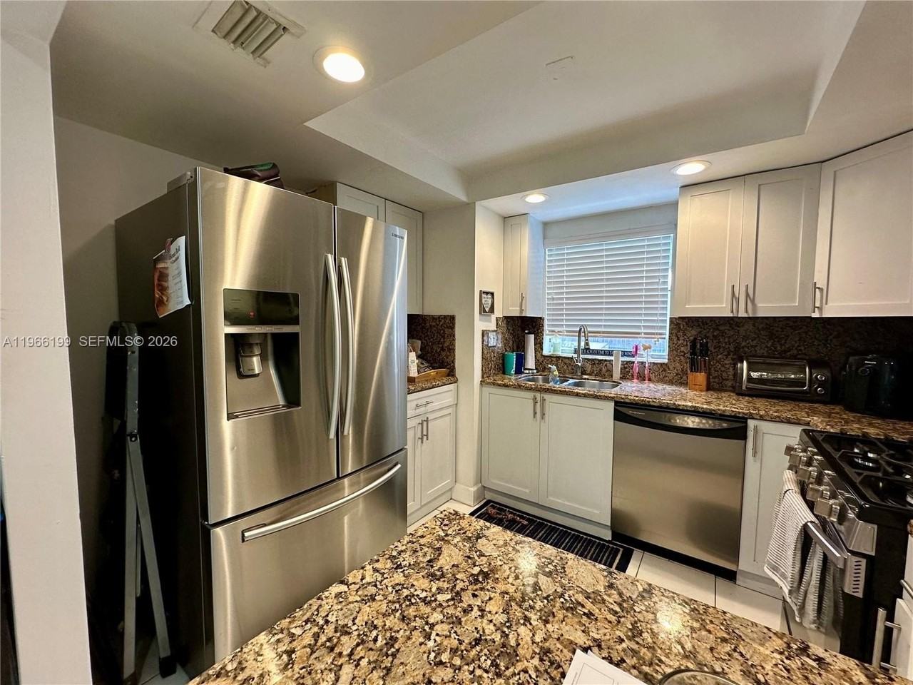 6712 Sw 114th Ave - Photo 3 of 17