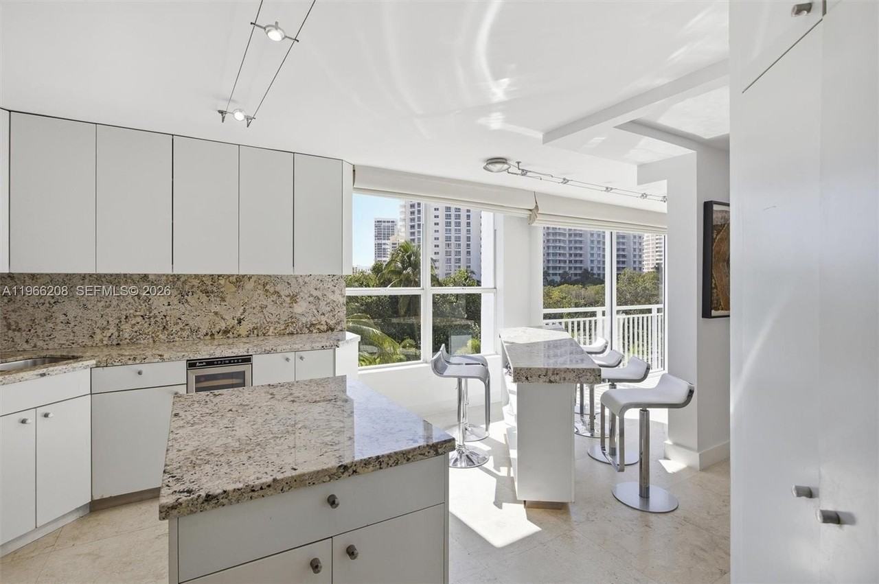 613 Ocean Dr #5D - Photo 5 of 21