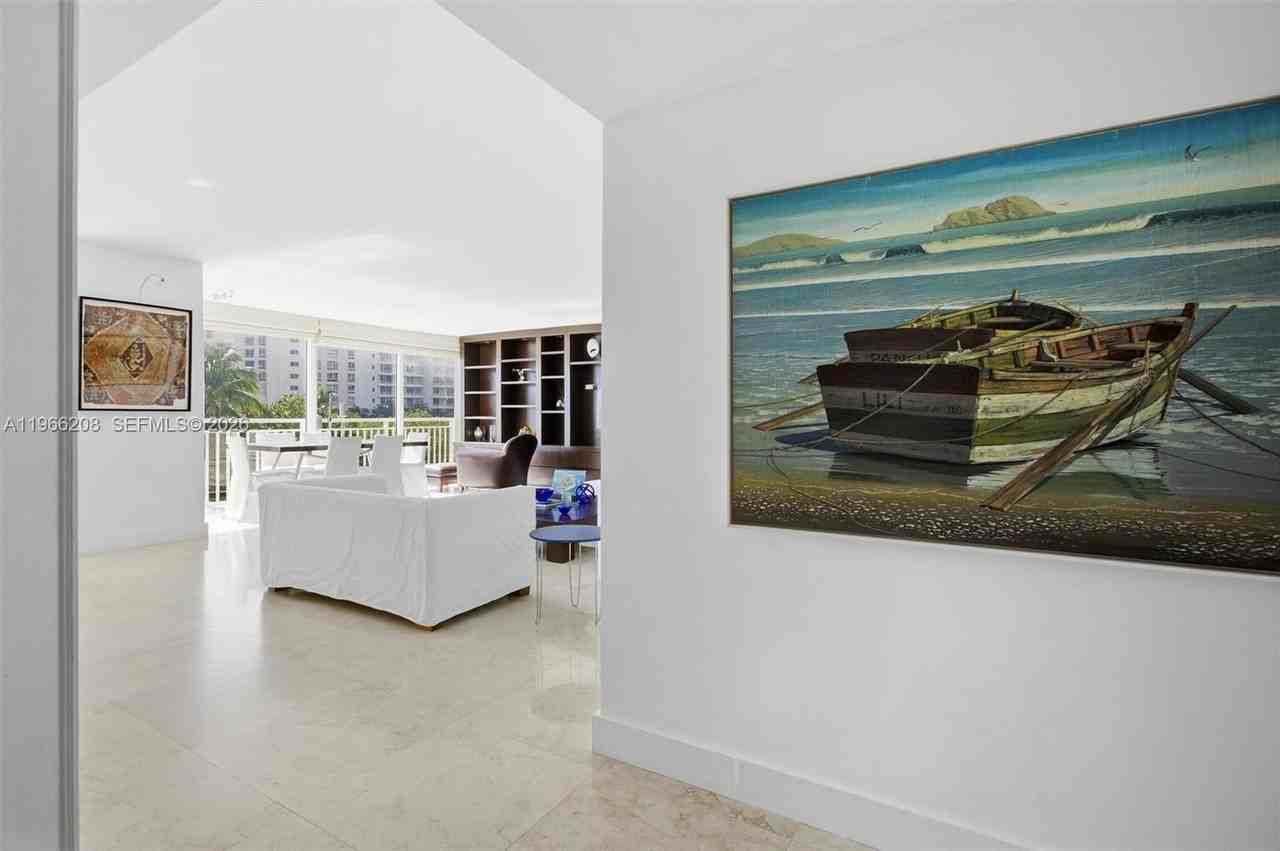 613 Ocean Dr #5D - Photo 6 of 21