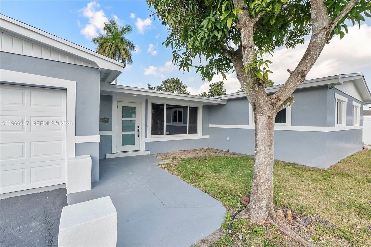 4725 Nw 5th Ct - Photo 2 of 40