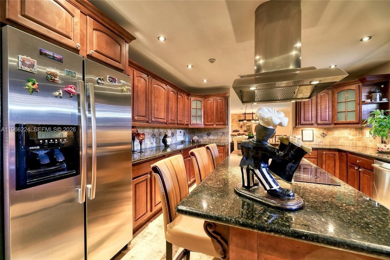 5826 Sw 17th St #0 - Photo 5 of 46