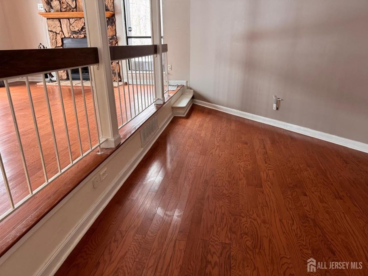 276 Westgate Dr - Photo 5 of 11