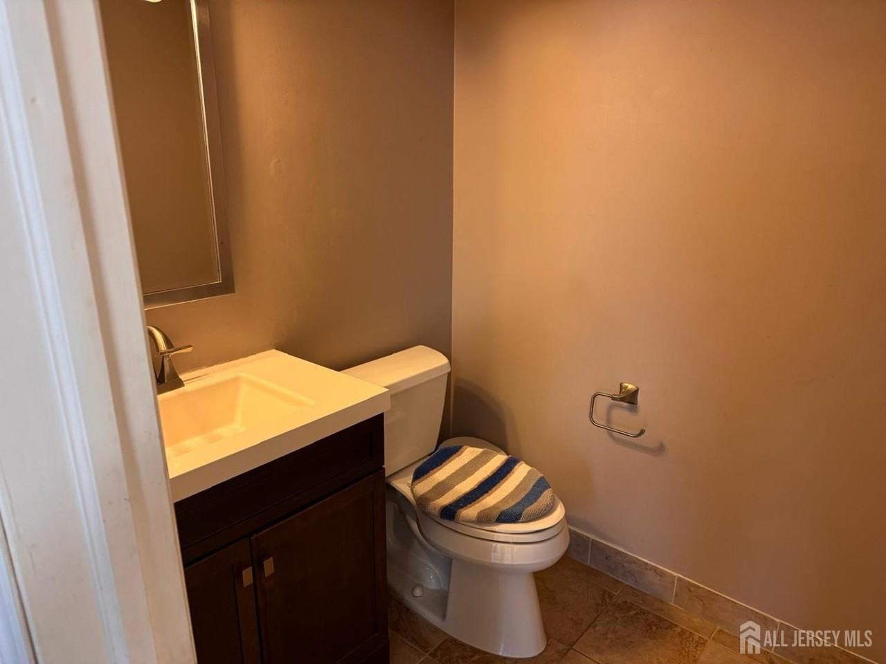 276 Westgate Dr - Photo 7 of 11