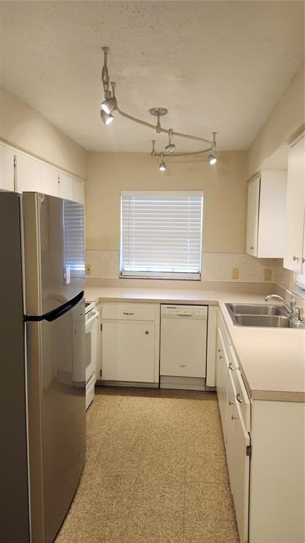 1909 May St - Photo 2 of 15