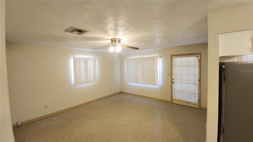 1909 May St - Photo 4 of 15