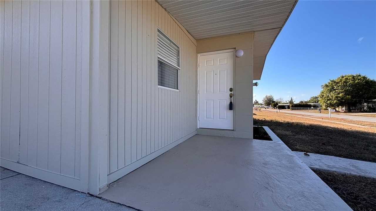 21543 Kenyon Ave - Photo 2 of 36