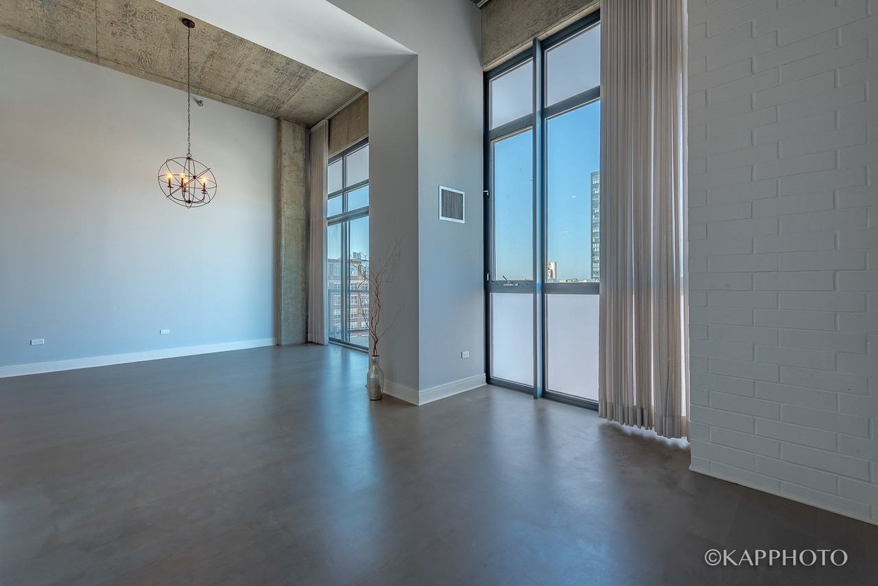 321 S Sangamon St - Photo 6 of 20