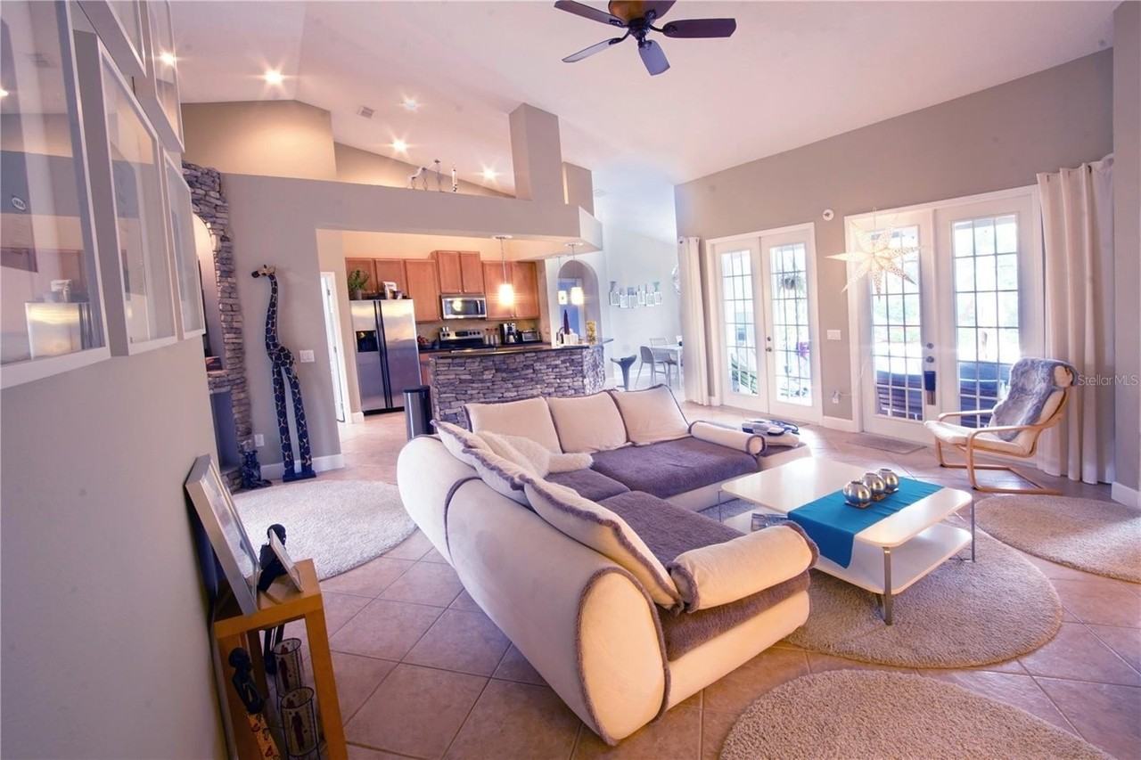 2640 Hazel Grove Ln - Photo 4 of 24