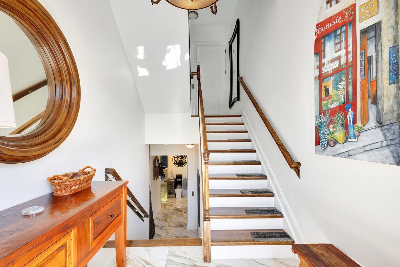 301 Del Sol Cir - Photo 6 of 50