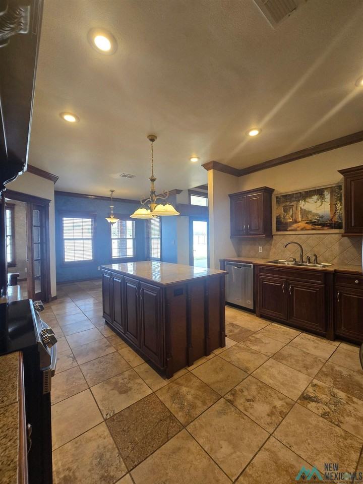 108 Savannah Ct - Photo 5 of 19