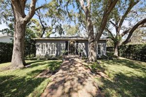 featured image of 3301 W Morrison Ave