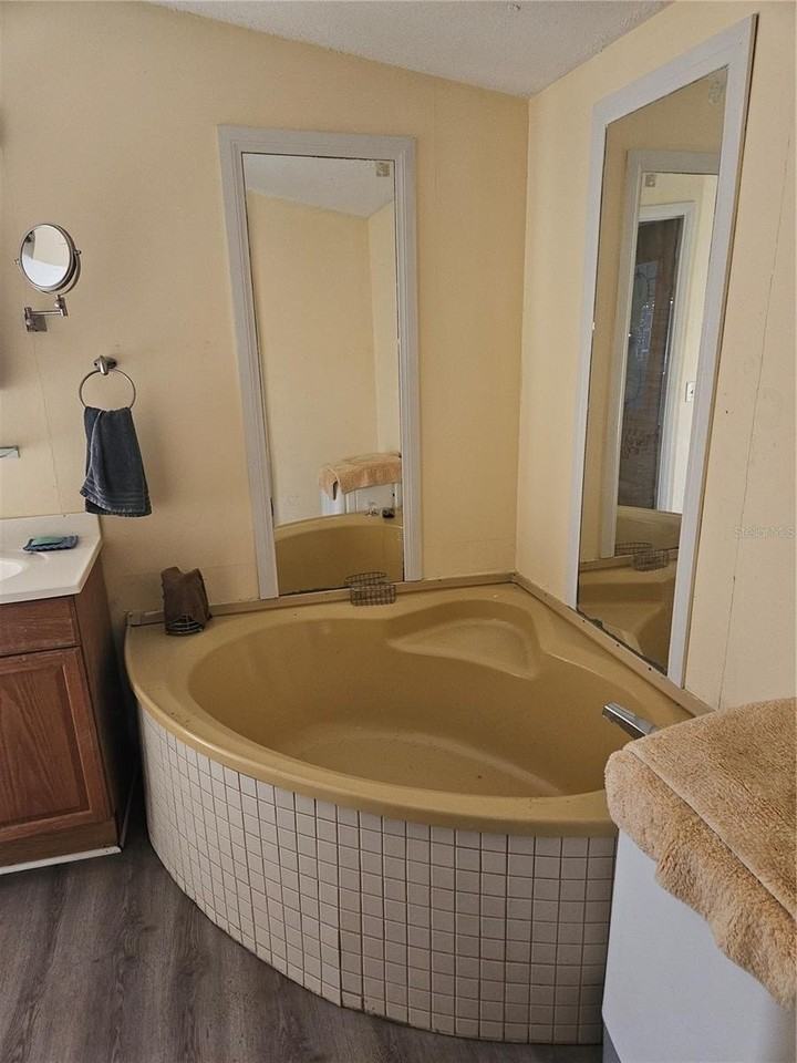 11930 Caton Ave - Photo 3 of 5