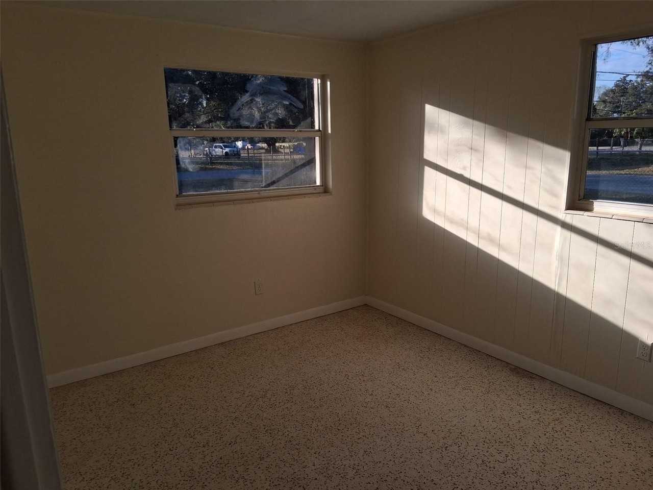 10713 Mcintosh Rd - Photo 5 of 9