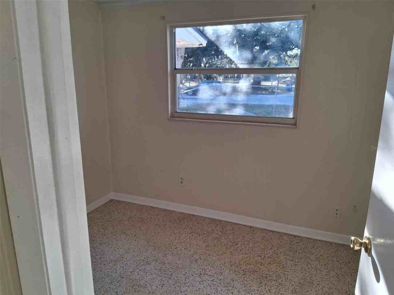 10713 Mcintosh Rd - Photo 7 of 9