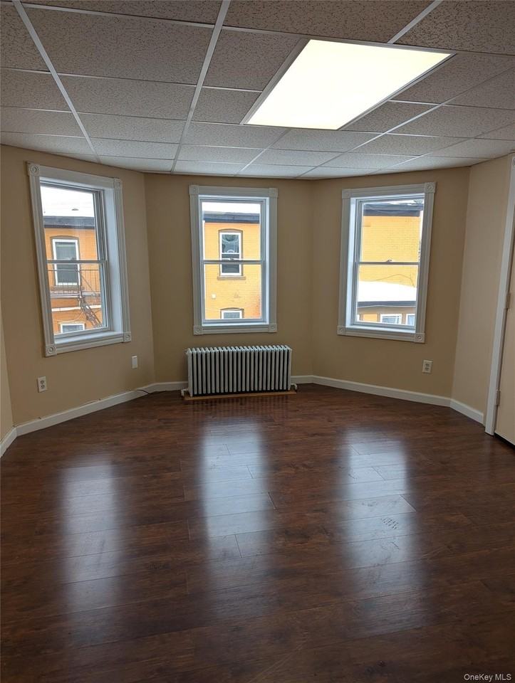 11 Walnut St Apt 3r #3R - Photo 2 of 8