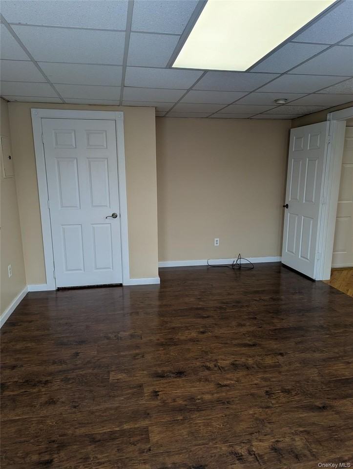 11 Walnut St Apt 3r #3R - Photo 3 of 8