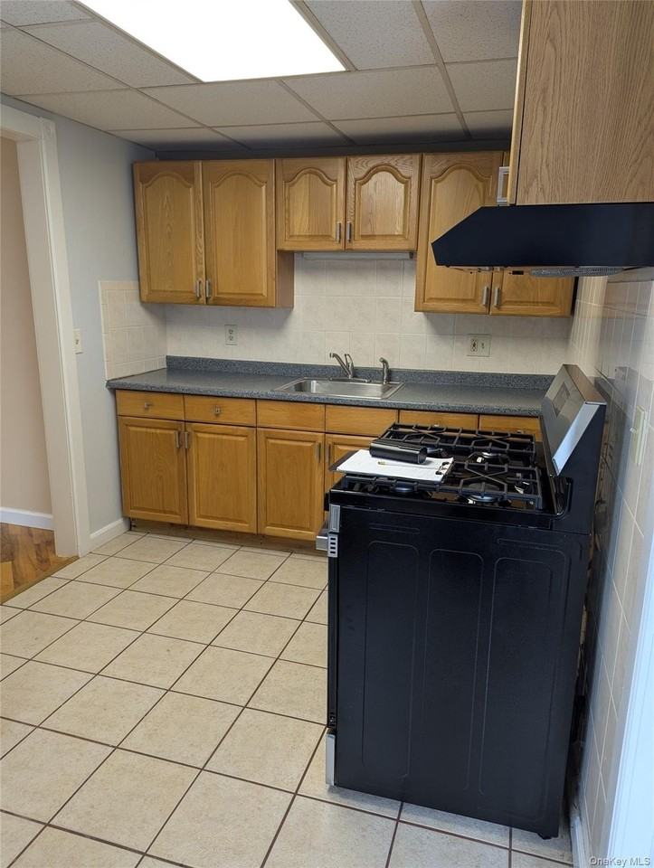 11 Walnut St Apt 3r #3R - Photo 5 of 8