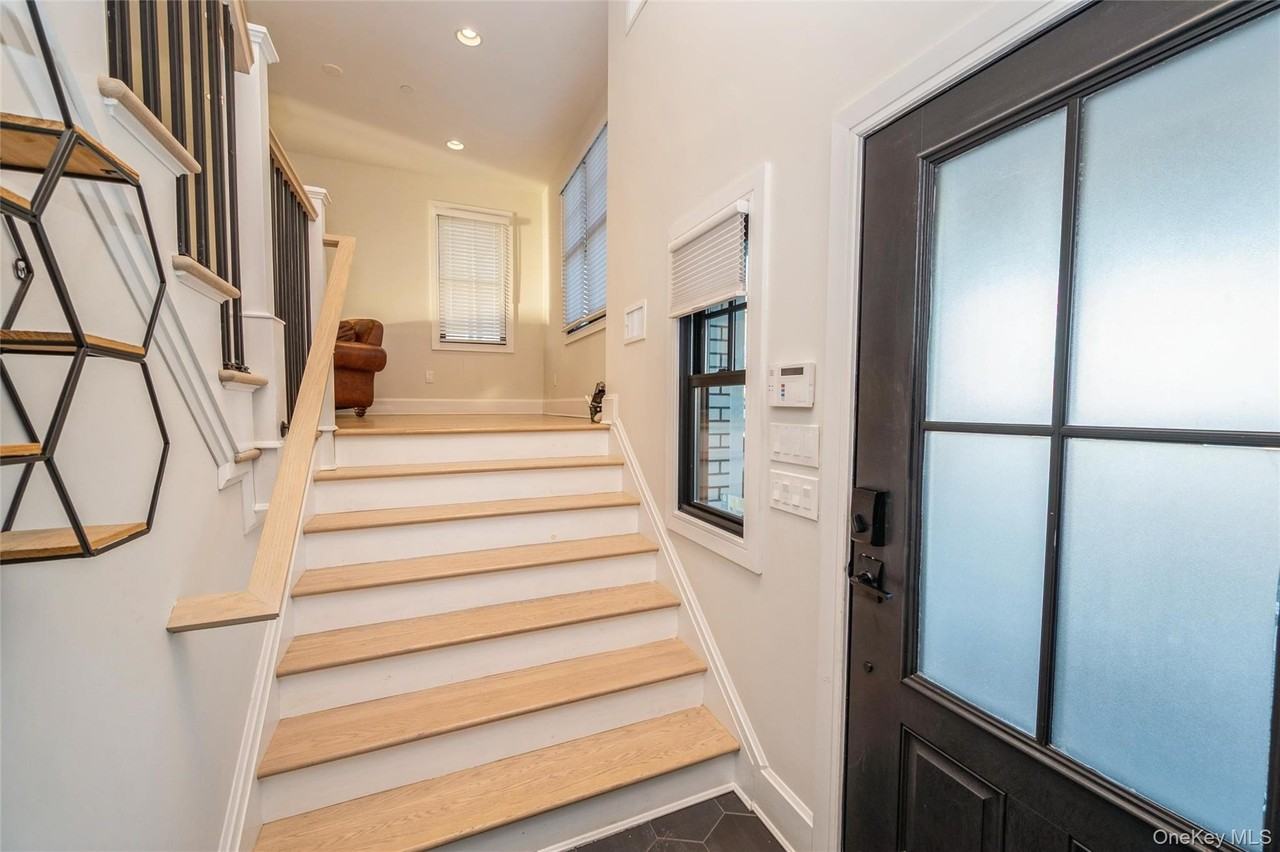 400 Shore Rd - Photo 3 of 28