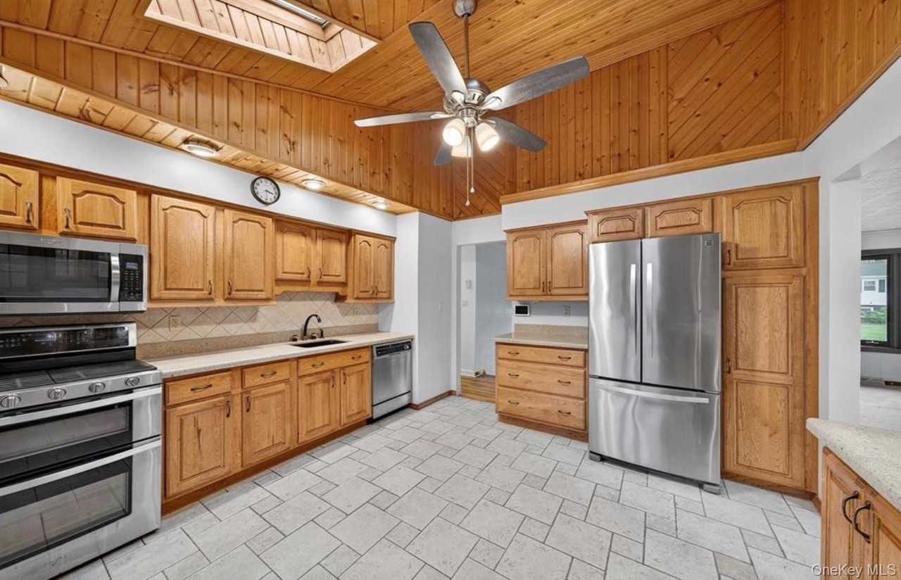 8 Badami Dr - Photo 2 of 6